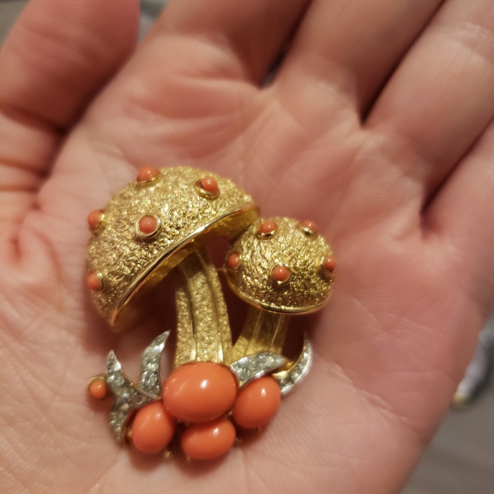 Royal Crown Trifari Mushroom Brooch *RARE*